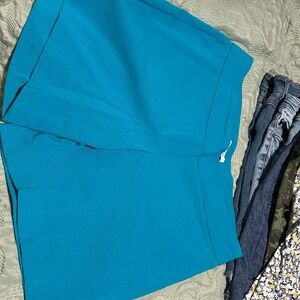 Zac and Rachel pull on stretch shorts size 16 in turquoise